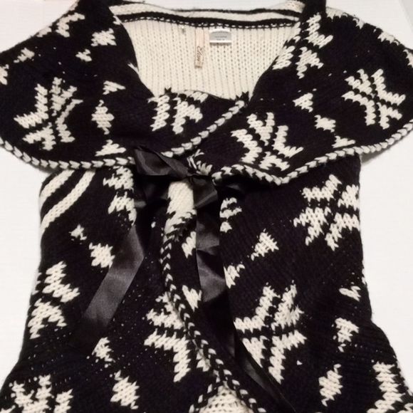 Elan Small Reversible Black/White Collared Sweater Vest NWT. - Picture 1 of 4